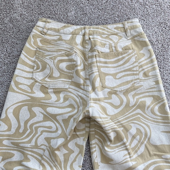 Tiger Mist • Sergio Tan and White Swirl Print Straight Leg Jeans - Picture 8 of 16